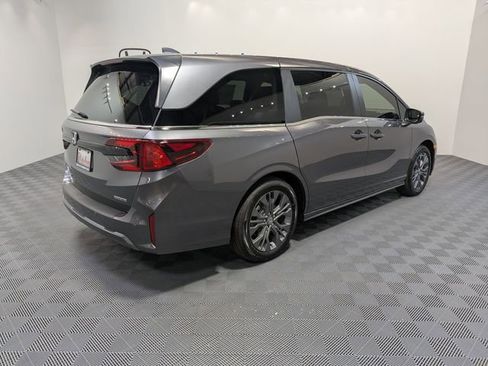 New 2026 Honda Odyssey Touring image 6