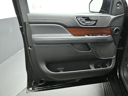 Certified 2023 Lincoln Navigator Reserve AWD/4WD image 21