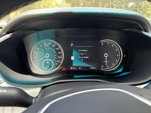 Used 2025 Genesis G70 2.5T AWD/4WD image 39