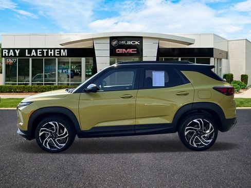 Used 2024 Chevrolet TrailBlazer RS w/ Convenience Package image 2