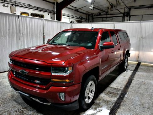 Used 2018 Chevrolet Silverado 1500 LT w/ All Star Edition image 27