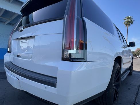 Used 2016 Cadillac Escalade ESV 4WD 4dr Standard image 3