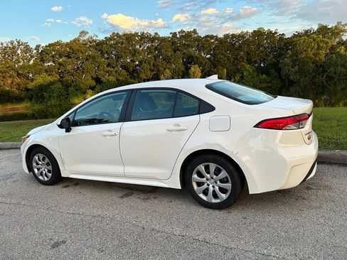 Used 2021 Toyota Corolla LE FWD image 4