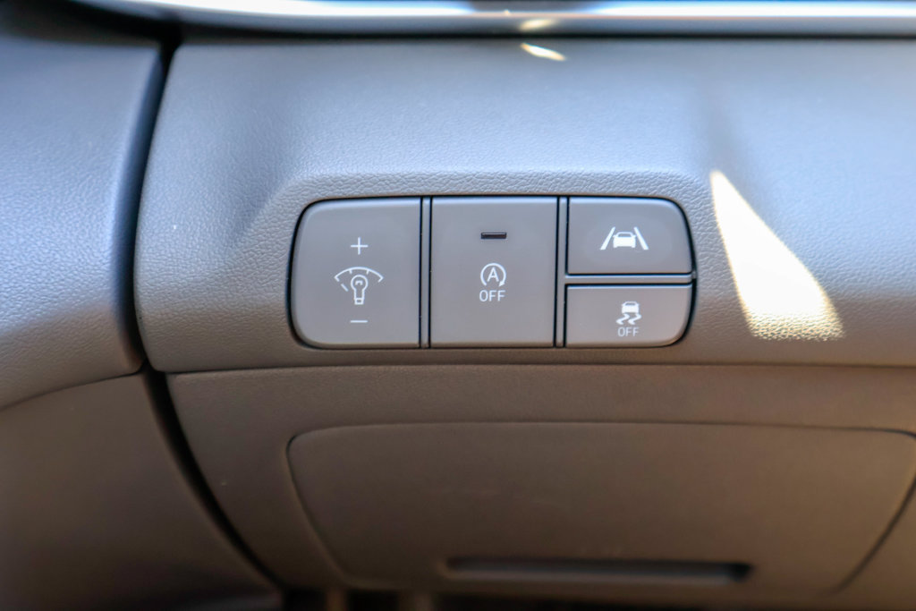 Used 2023 Hyundai Elantra SE w/ Cargo Package FWD image 19
