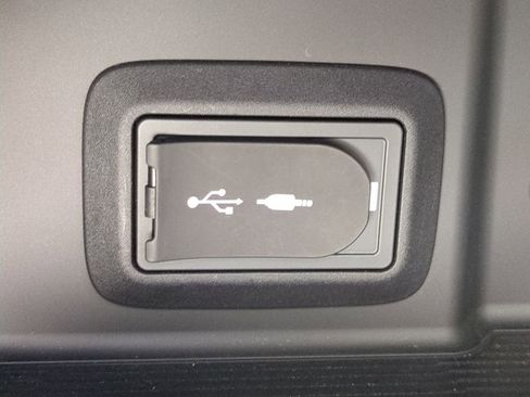 Used 2021 Toyota Venza Limited w/ Advanced Technology Package image 23