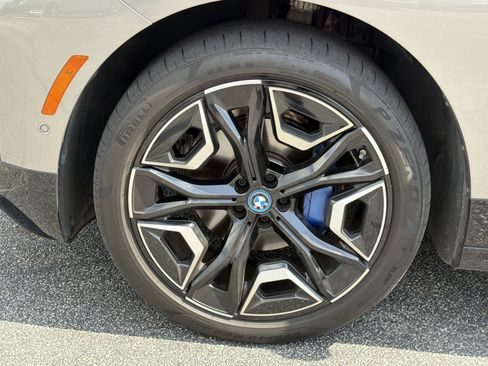Used 2024 BMW iX xDrive50 w/ Sport Package AWD/4WD image 29