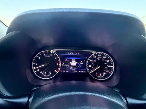 Used 2024 Nissan Sentra SV image 9