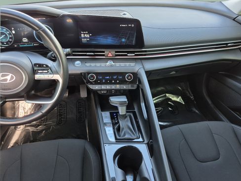 Certified 2024 Hyundai Elantra SEL w/ Convenience Package FWD image 12