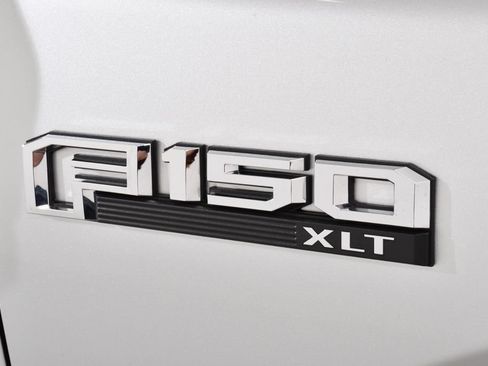 Used 2017 Ford F150 XLT w/ Equipment Group 302A Luxury AWD/4WD image 21