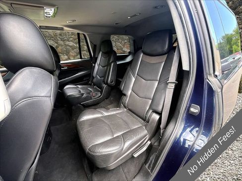 Used 2018 Cadillac Escalade Luxury AWD/4WD image 21