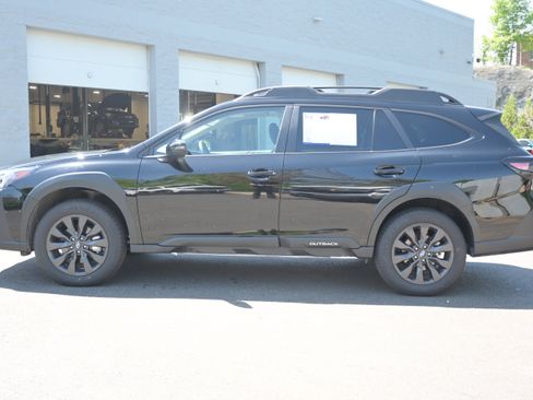 Certified 2025 Subaru Outback Onyx Edition AWD/4WD image 6