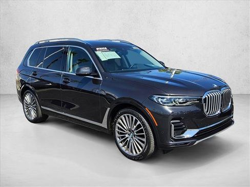 Used 2022 BMW X7 xDrive40i w/ Parking Assistance Package AWD/4WD image 3