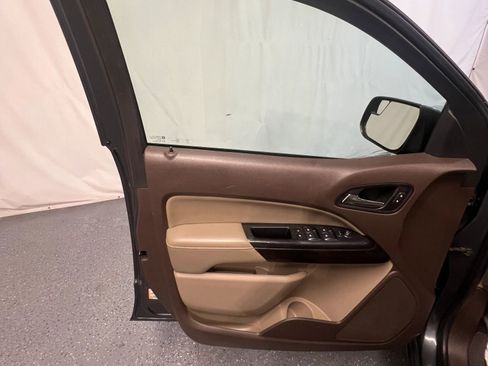 Used 2017 GMC Canyon SLT w/ Driver Alert Package image 10