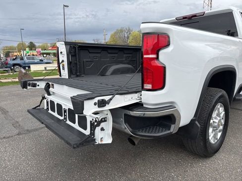 Used 2024 Chevrolet Silverado 2500 LTZ w/ LTZ Premium Package AWD/4WD image 5