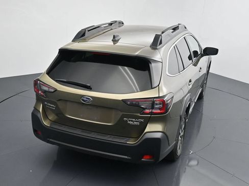Used 2024 Subaru Outback Premium AWD/4WD image 14