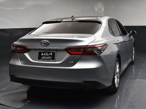 Used 2024 Toyota Camry LE w/ Convenience Package FWD image 7