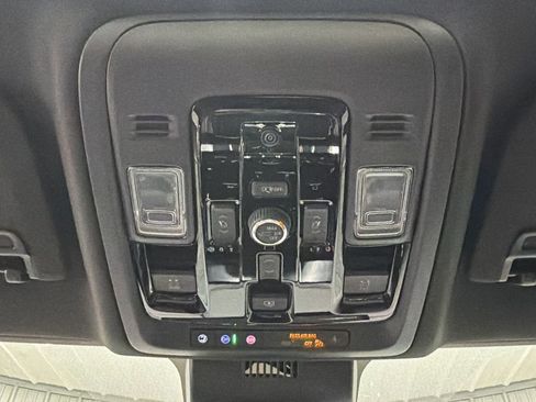 Used 2026 GMC Yukon Denali w/ Sun & Power Step Package AWD/4WD image 33