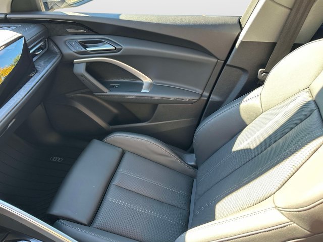 Certified 2025 Audi Q5 Premium AWD/4WD image 35