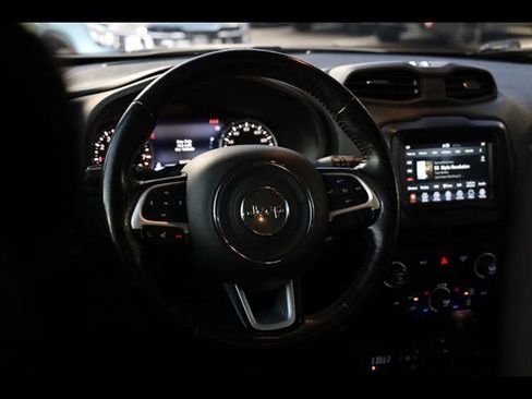 Used 2019 Jeep Renegade Trailhawk w/ Cold Weather Group II image 9