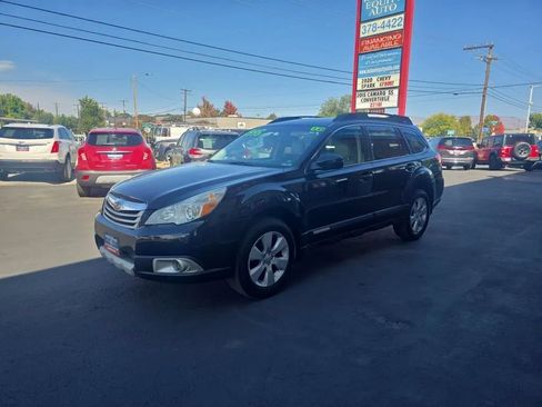 Used 2010 Subaru Outback 2.5i Limited w/ Popular Equipment Group 2A AWD/4WD image 2
