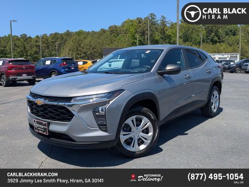 Used 2024 Chevrolet Trax LS w/ Driver Confidence Package FWD image 1