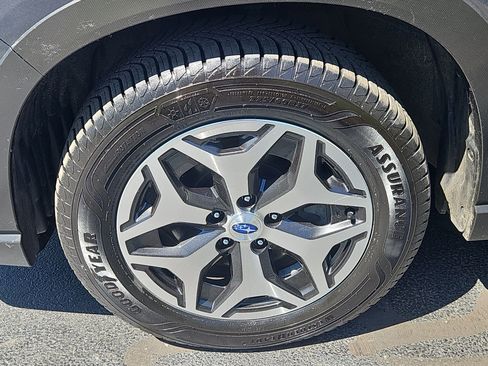 Certified 2023 Subaru Forester Premium AWD/4WD image 4