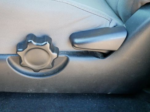 Used 2019 Toyota Tacoma SR image 32