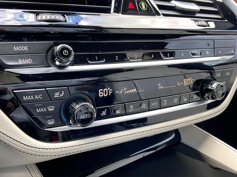 Used 2020 BMW M550i xDrive w/ Executive Package image 26