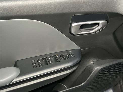 New 2025 Kia K4 LXS image 15