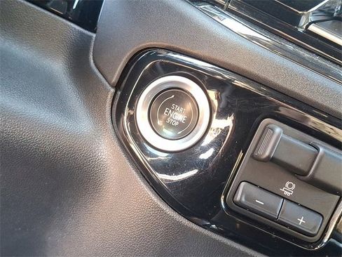 Used 2022 Chevrolet Silverado 1500 ZR2 w/ Technology Package image 23