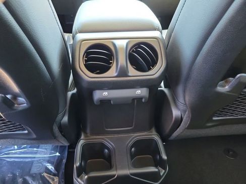 New 2026 Jeep Gladiator Sport AWD/4WD image 10