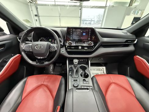 Used 2021 Toyota Highlander XSE image 15