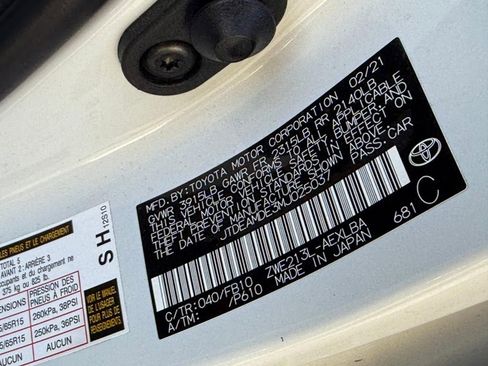 Used 2021 Toyota Corolla LE image 18