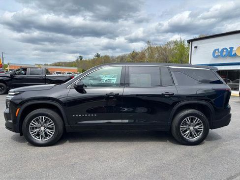 Used 2024 Chevrolet Traverse LS FWD image 3