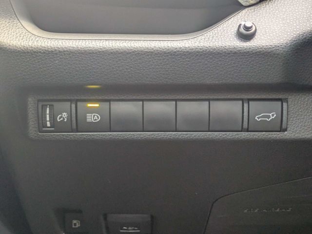 Used 2025 Toyota RAV4 XLE w/ Convenience Package AWD/4WD image 27