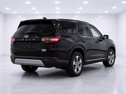 Used 2025 Honda Pilot EX-L image 5
