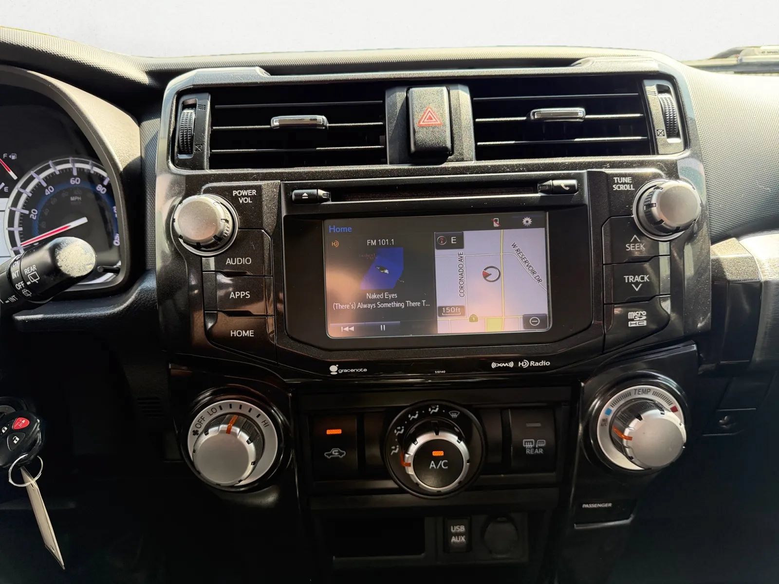 Used 2018 Toyota 4Runner TRD Off-Road Premium AWD/4WD image 17