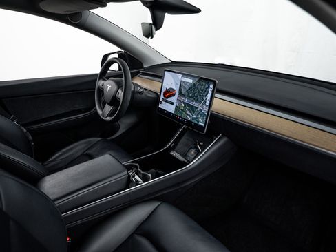 Used 2021 Tesla Model Y Long Range AWD/4WD image 9