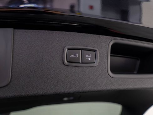Certified 2026 Porsche Macan AWD/4WD image 31