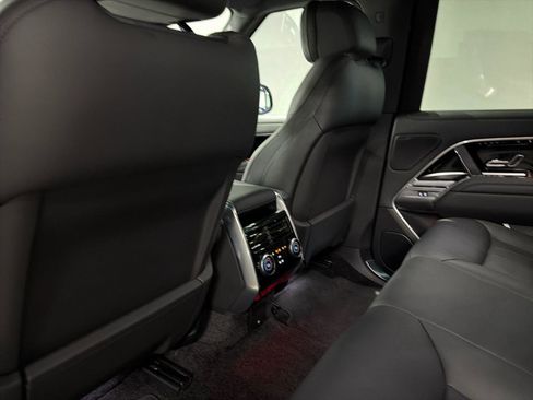Used 2024 Land Rover Range Rover SE AWD/4WD image 26