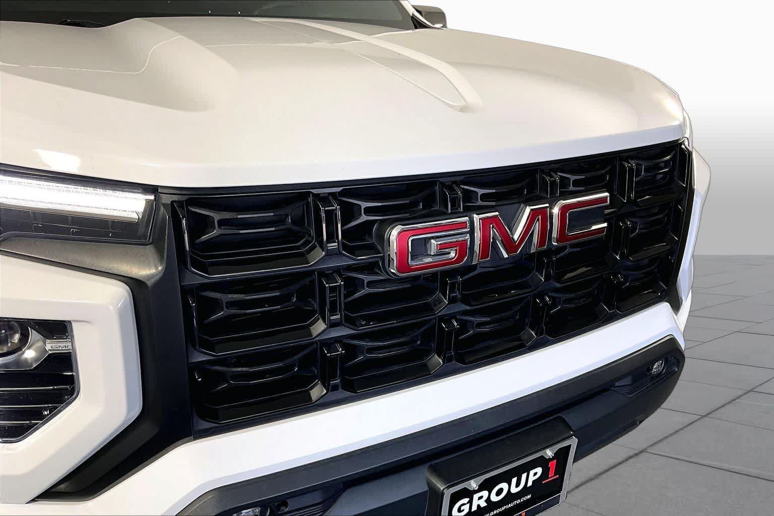 Used 2024 GMC Canyon Elevation w/ Elevation Premium Package RWD image 28