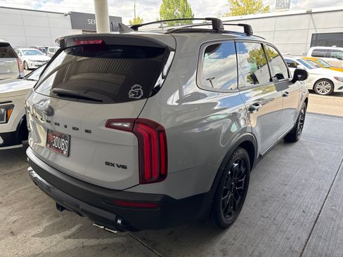 Used 2021 Kia Telluride SX w/ SX Prestige Package AWD/4WD image 3