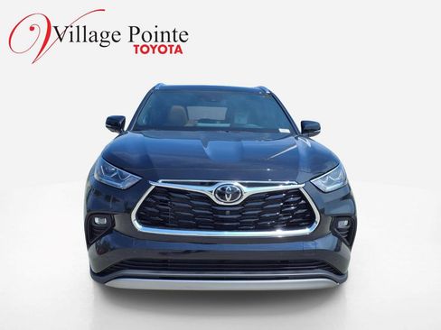 Used 2026 Toyota Highlander Platinum AWD/4WD image 10