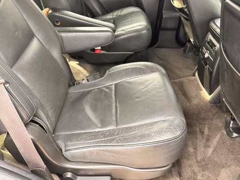 Used 2013 Cadillac Escalade Platinum RWD image 10