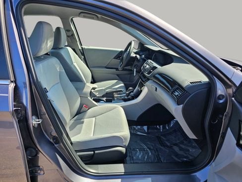 Used 2016 Honda Accord LX image 24