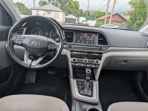 Used 2019 Hyundai Elantra Value Edition FWD image 8