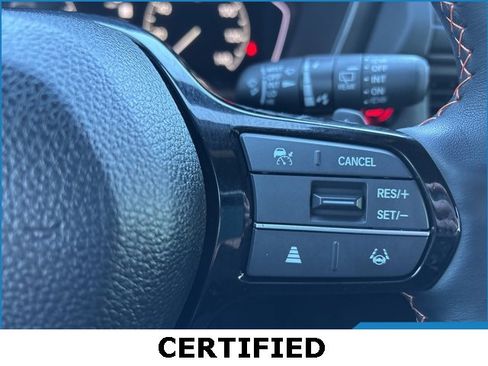 Used 2025 Honda Pilot TrailSport image 10