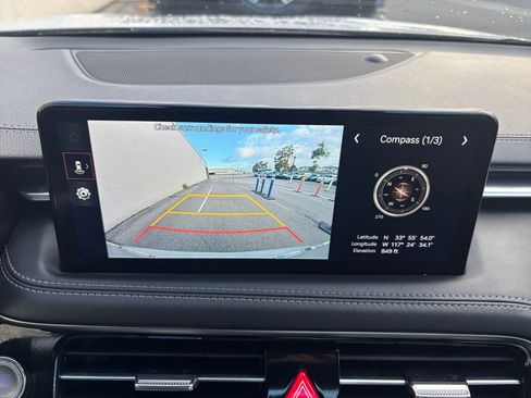 Used 2025 Genesis G70 2.5T image 17