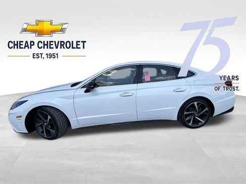 Used 2021 Hyundai Sonata SEL Plus w/ Tech Package FWD image 3