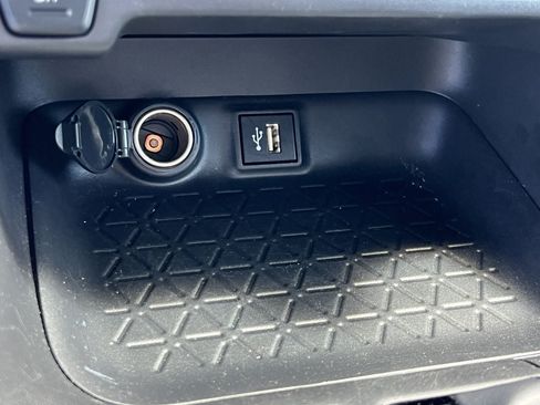 Used 2025 Toyota RAV4 XLE FWD image 17